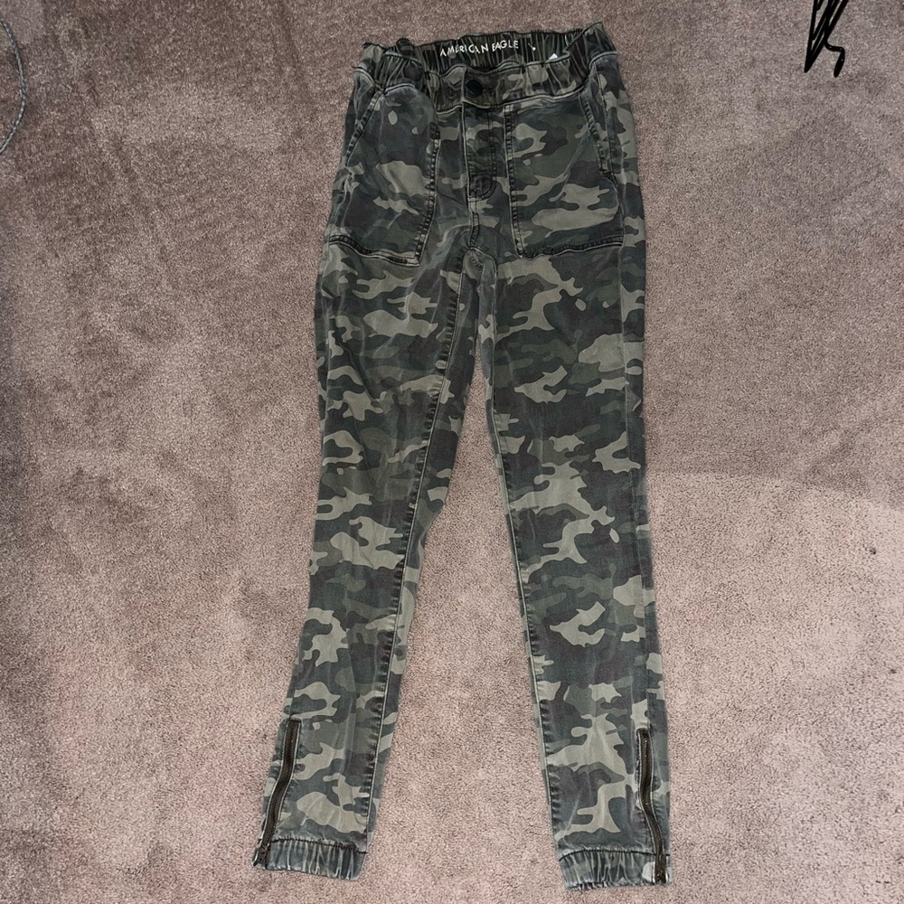 AE camo joggers